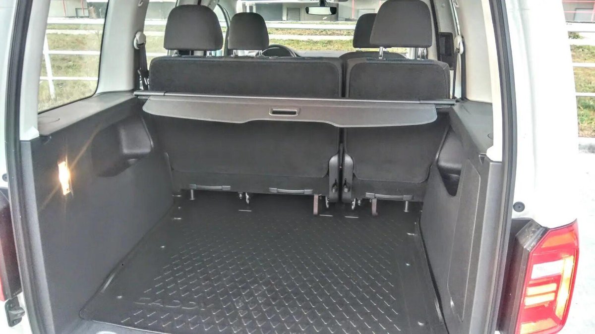 Фольксваген Кадди багажник