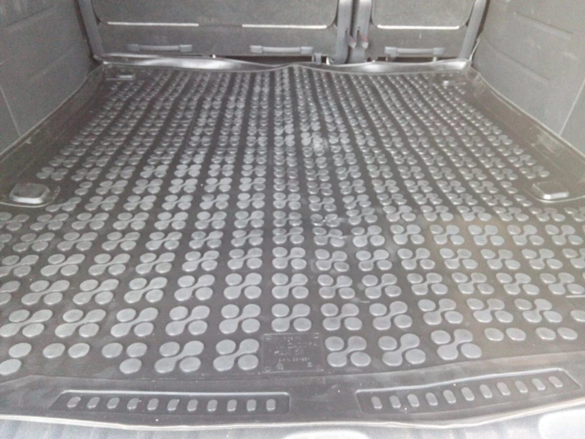 Коврик в багажник Caddy Maxi