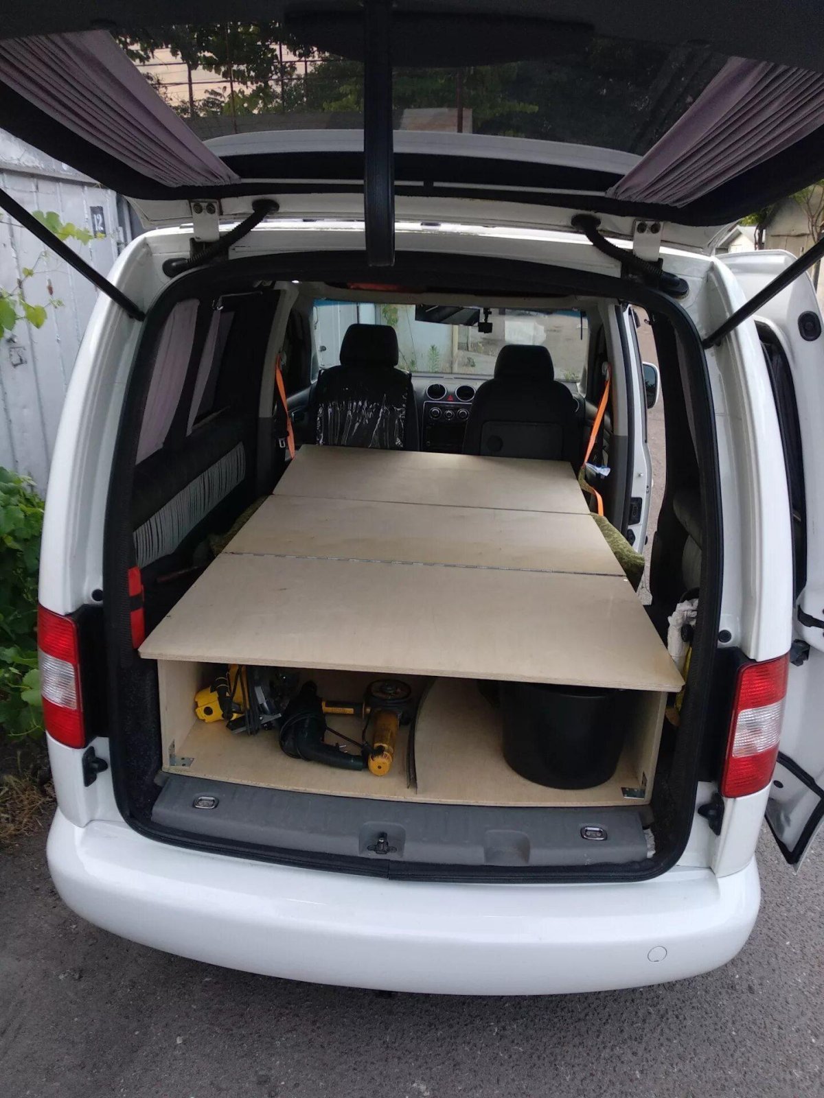 Фольксваген Кадди макси багажник