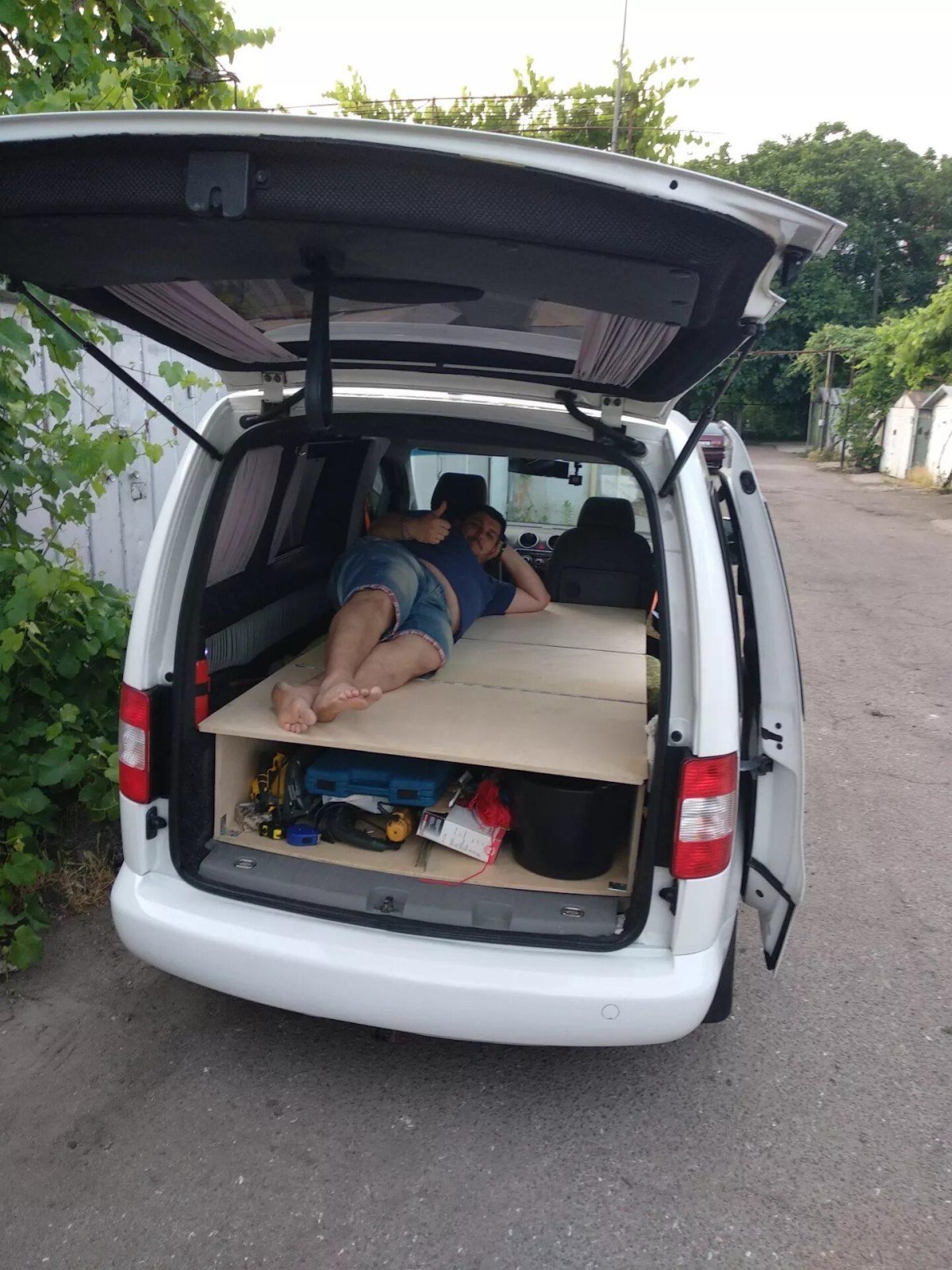 Фольксваген Кадди макси багажник