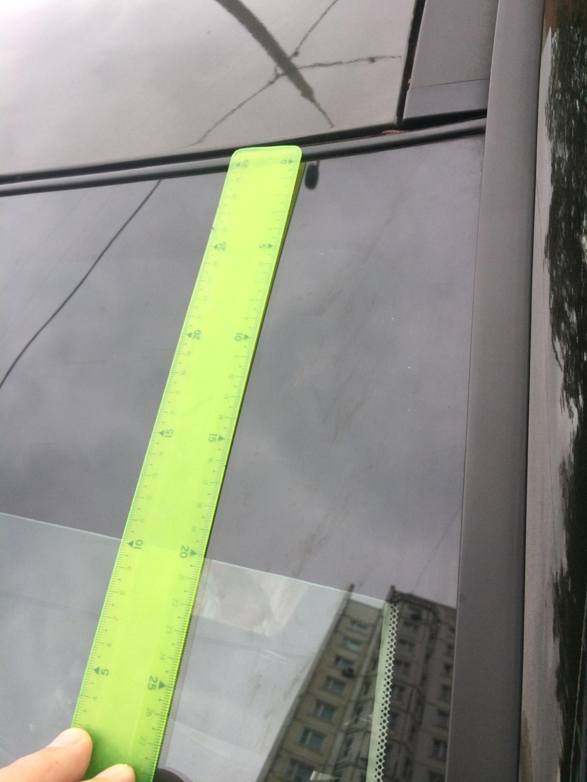 Тонировочная полоса на лобовое стекло