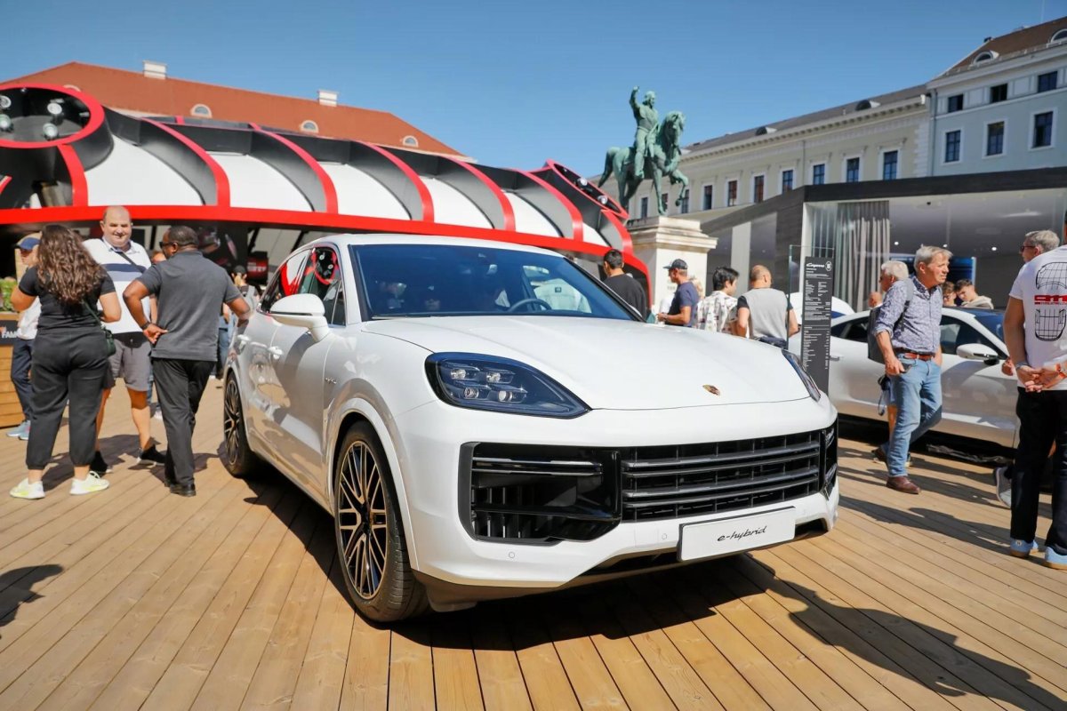 Porsche Cayenne 2024