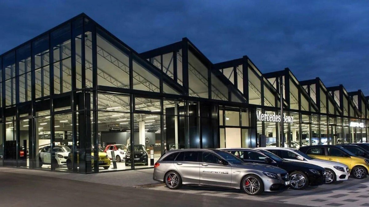 Дилерский центр Mercedes-Benz Германия
