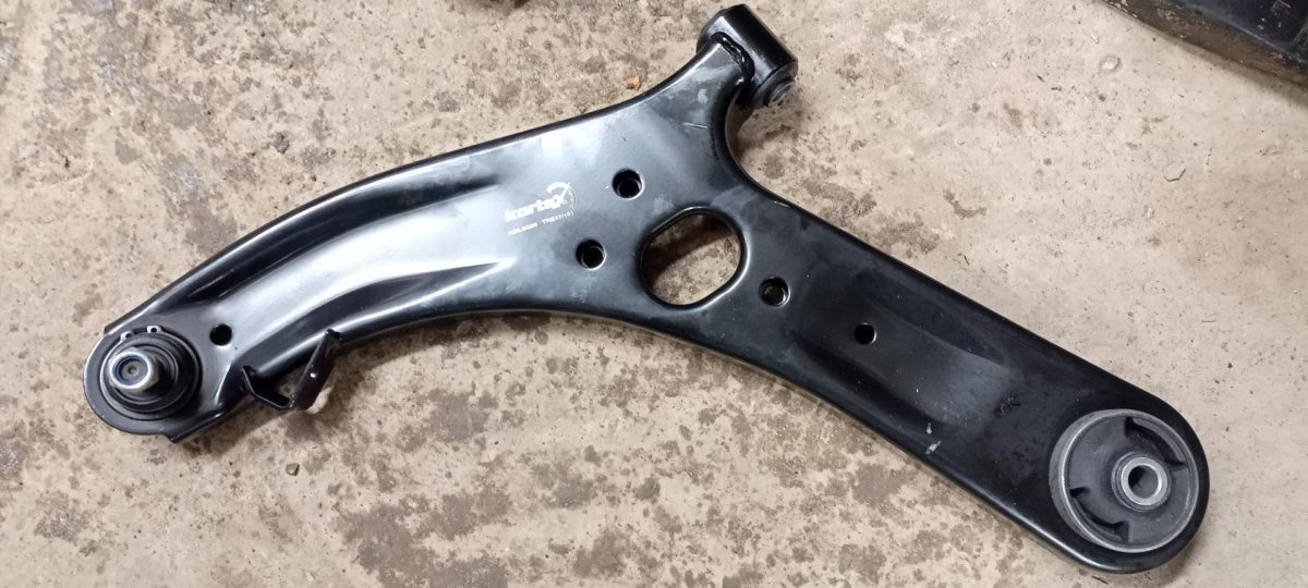 Замена рычагов Рио 3