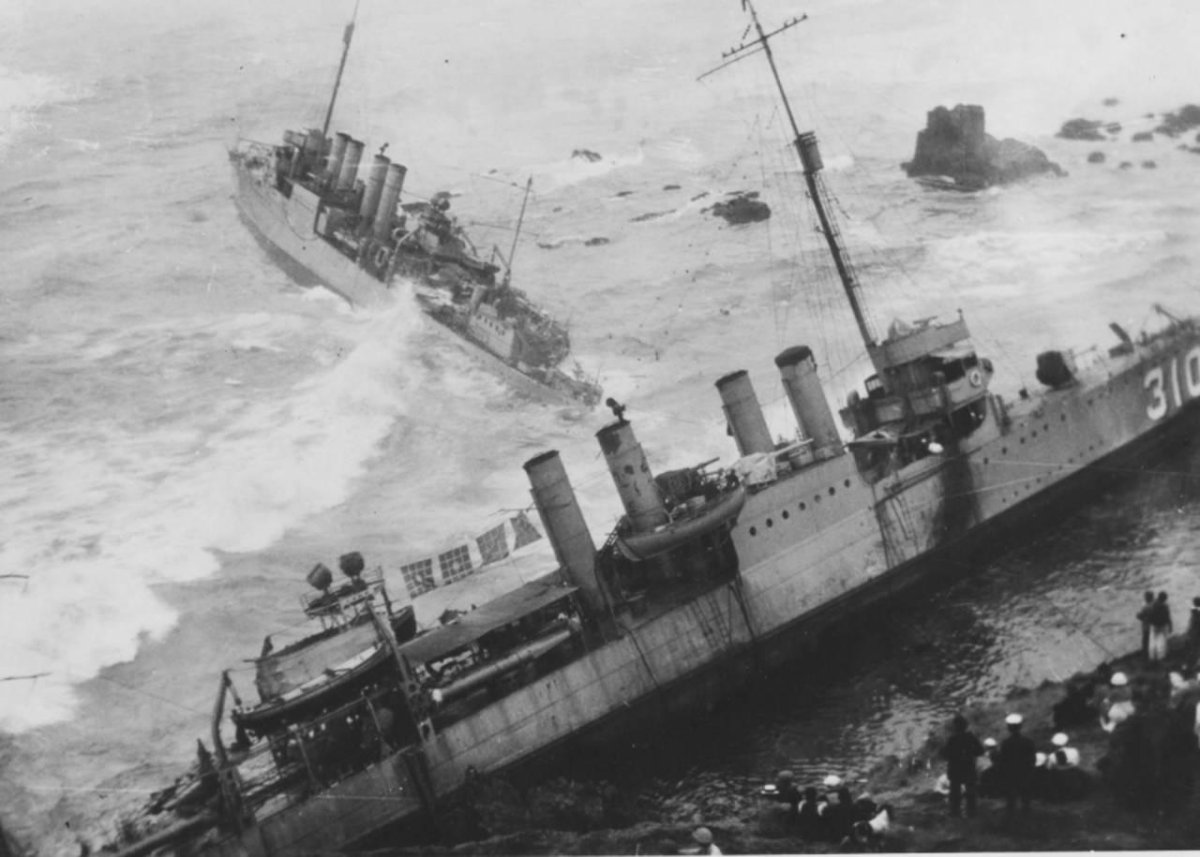 USS Stark Hit by two Iraqi Exocet Missiles, 1987