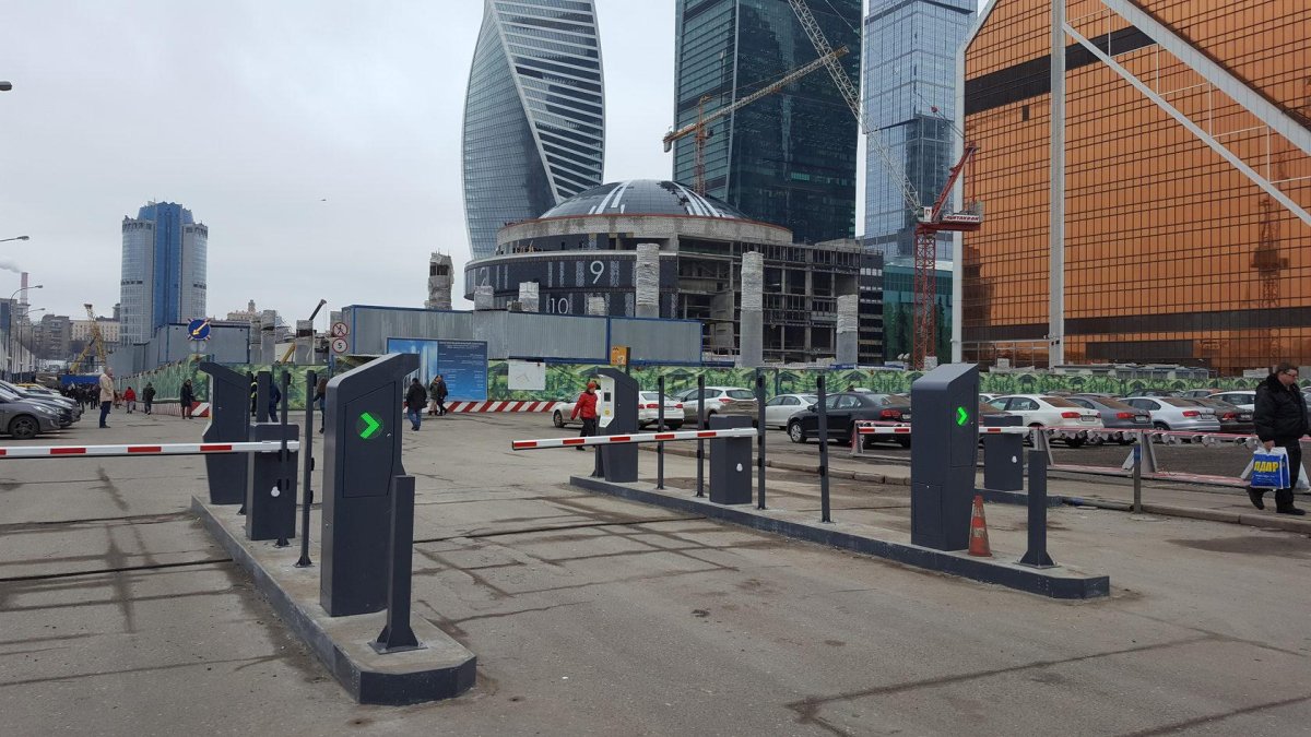 Парковка Афимолл Сити