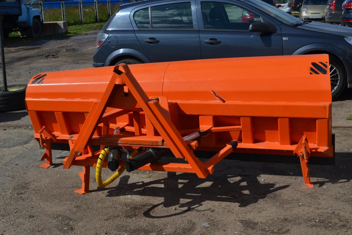 Снежный отвал со 2.5 поворотный (30º л/п)