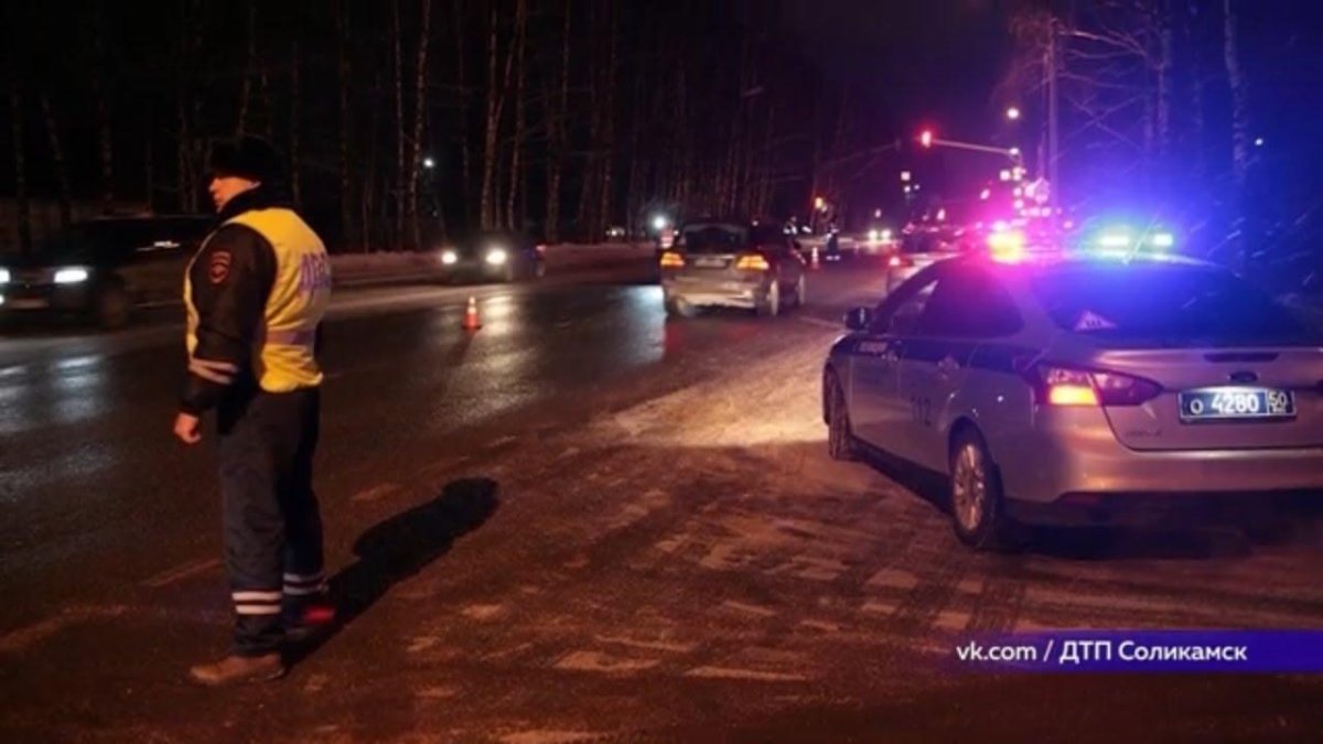 Машина ДПС ночью