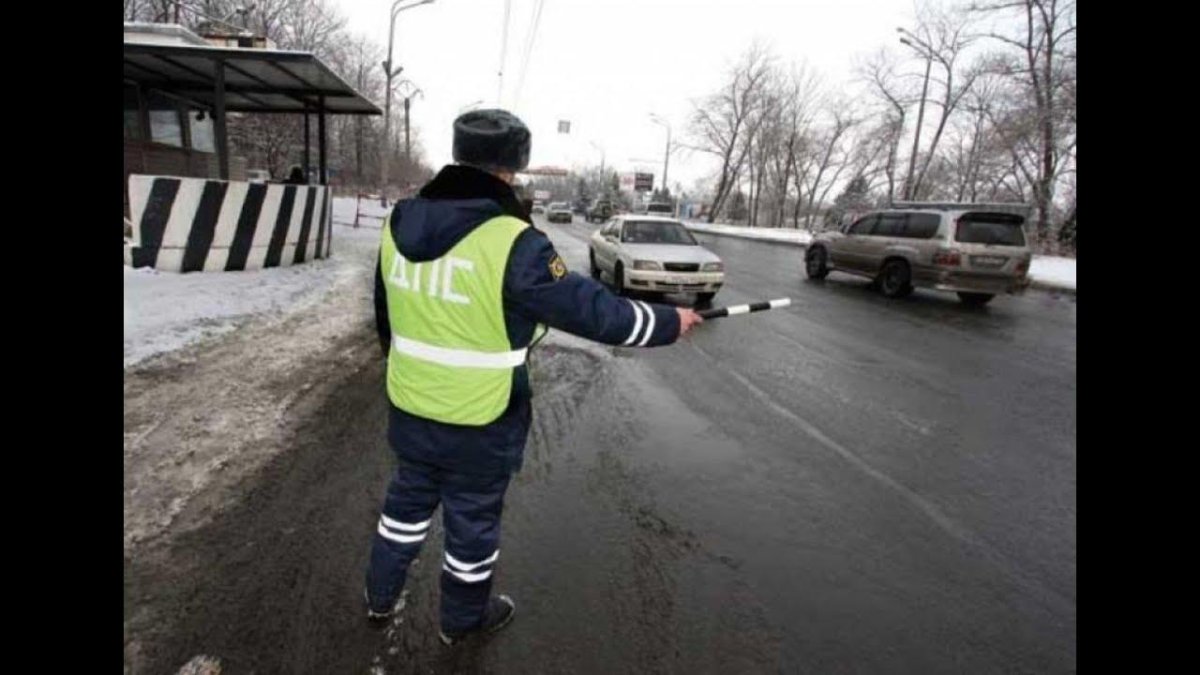 Сотрудник ГИБДД