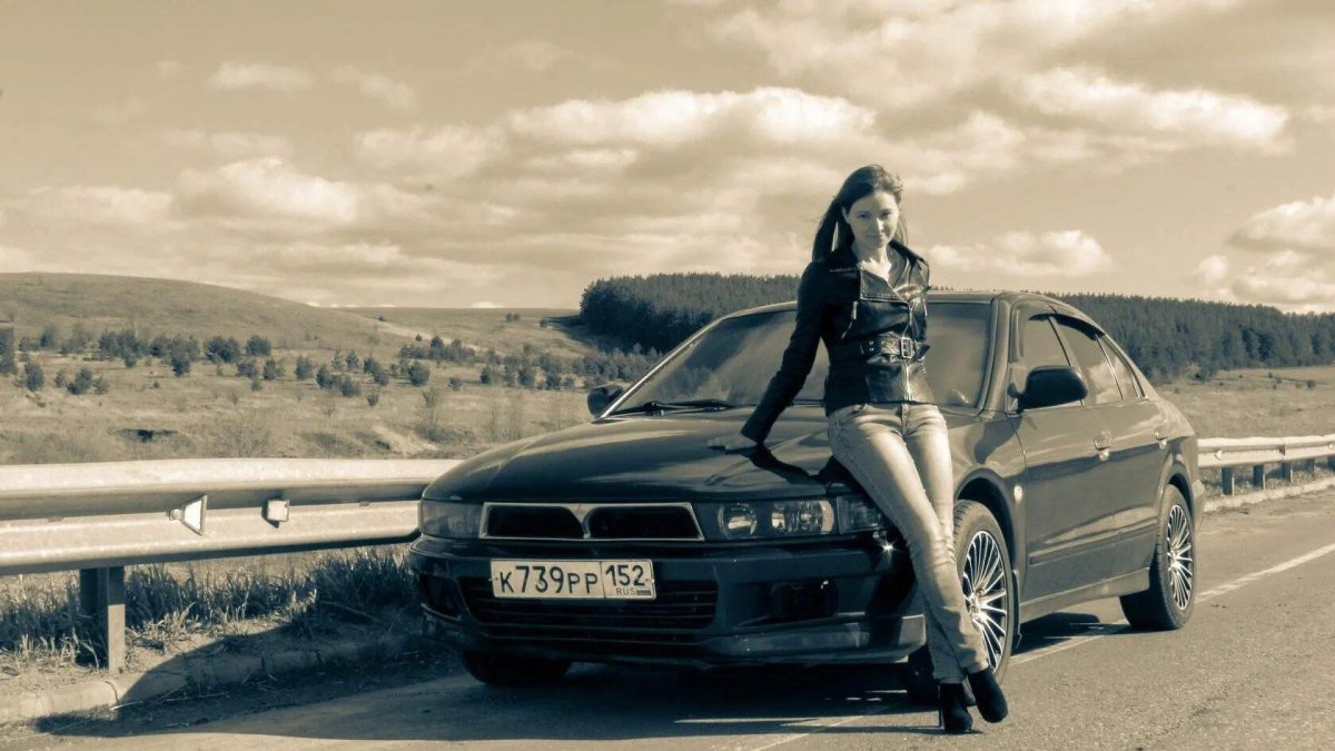 Митсубиси Галант 8 с девушками