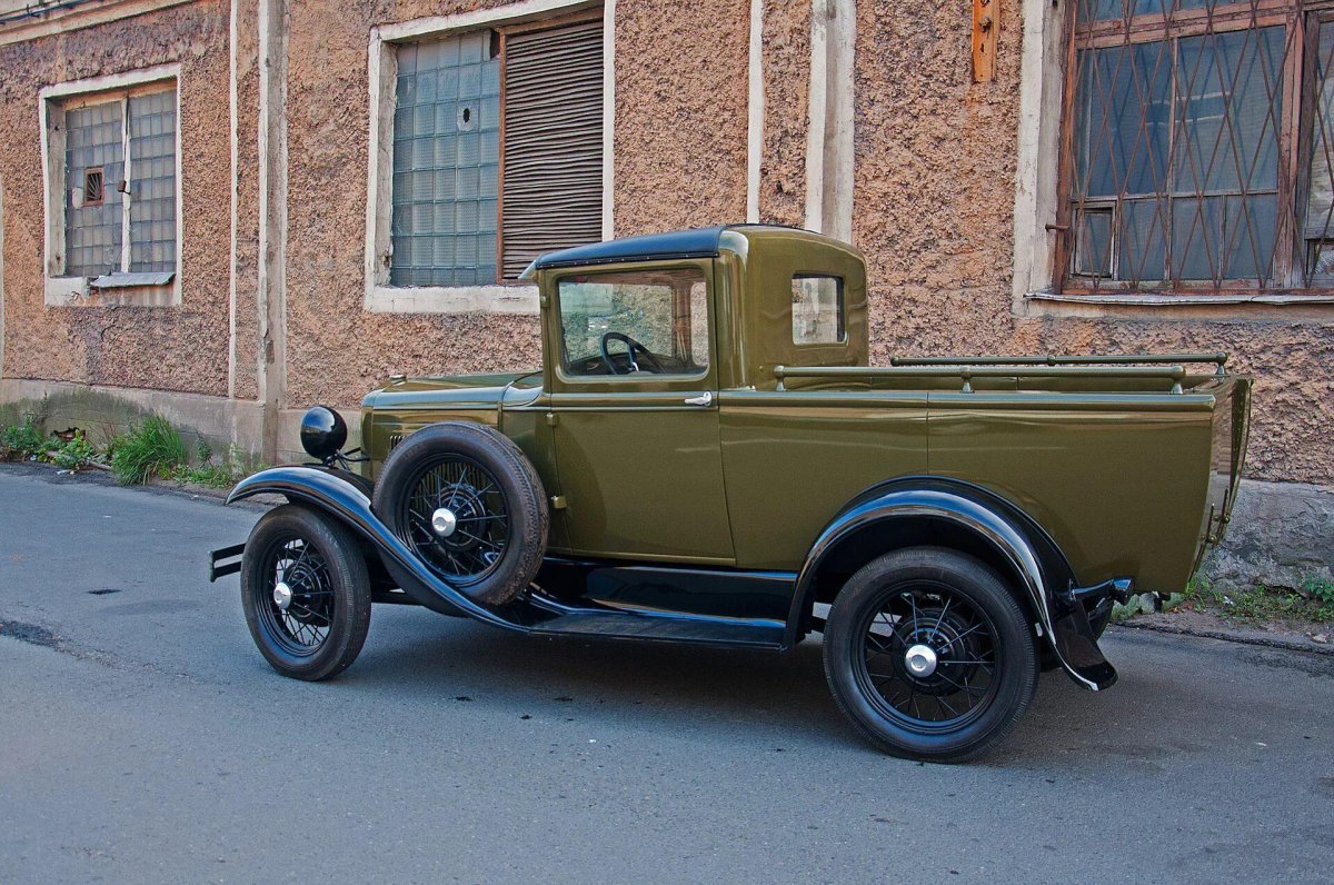 Автомобиль ГАЗ 4