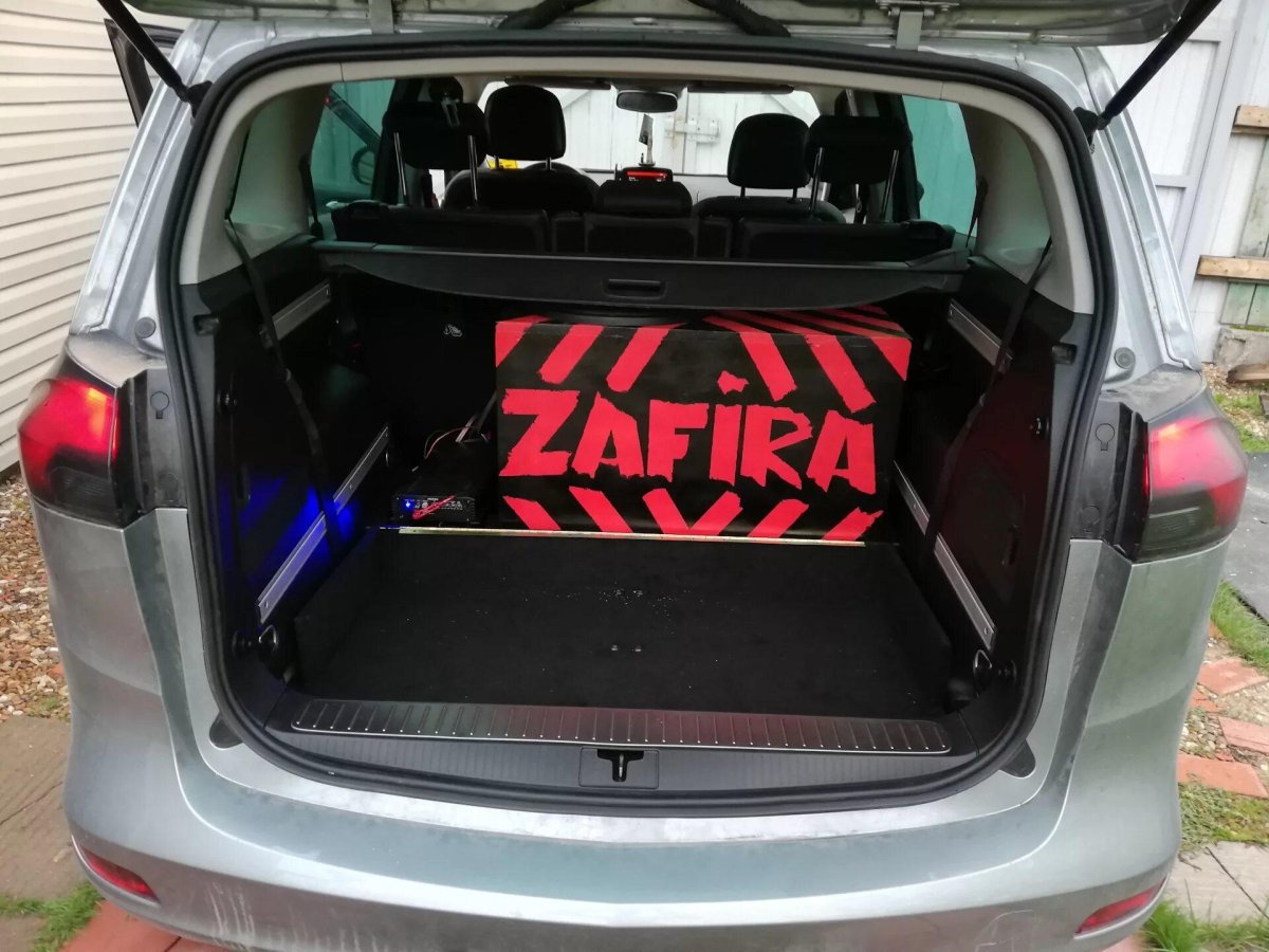 Опель Зафира багажник