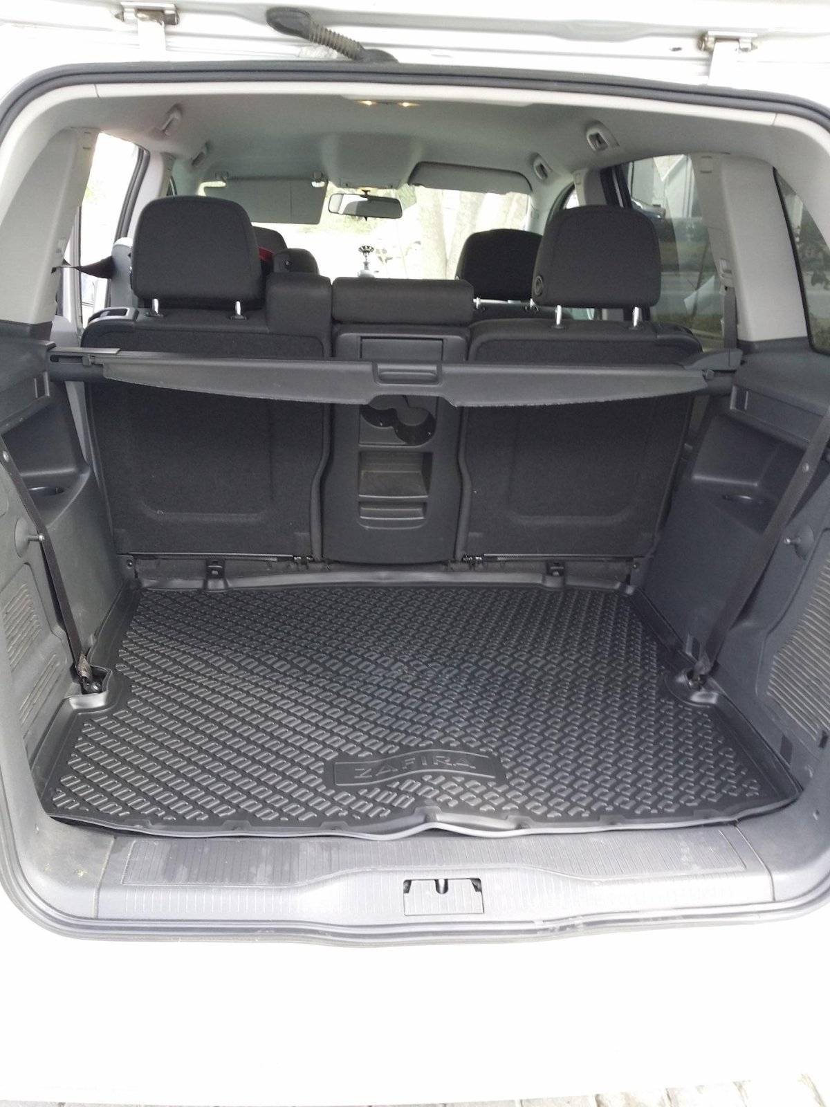 Opel Zafira багажник