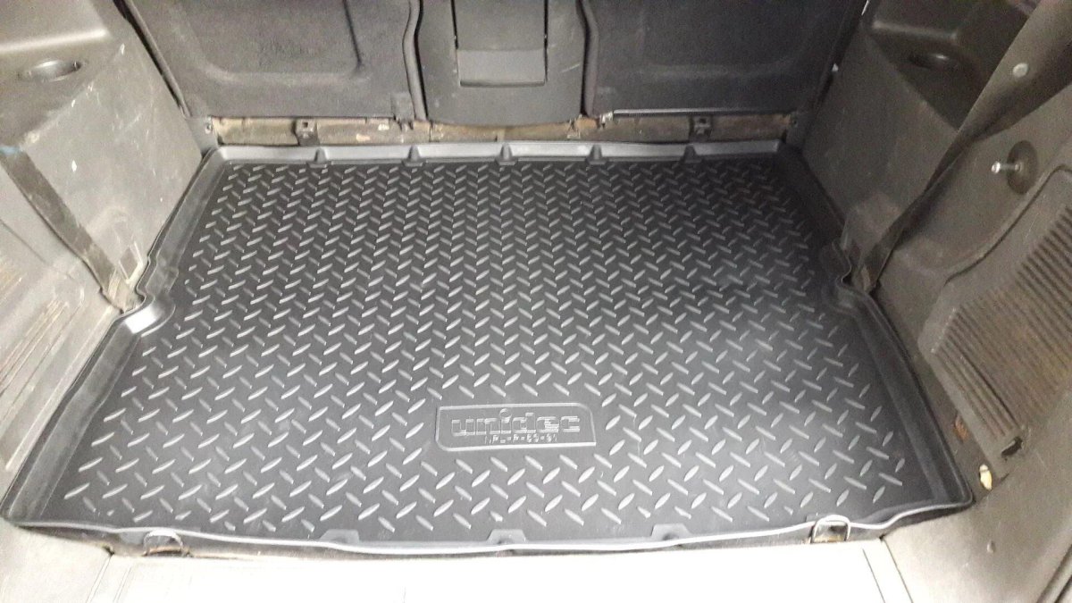 Коврик в багажник Opel Zafira a