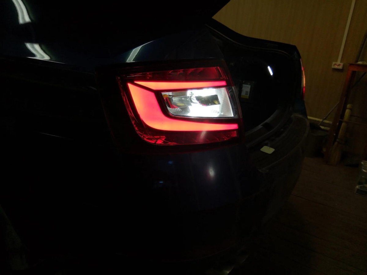 Лампа заднего хода Skoda Octavia a7 FL