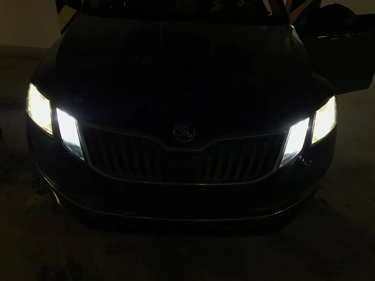 Цоколь ПТФ Октавия а7