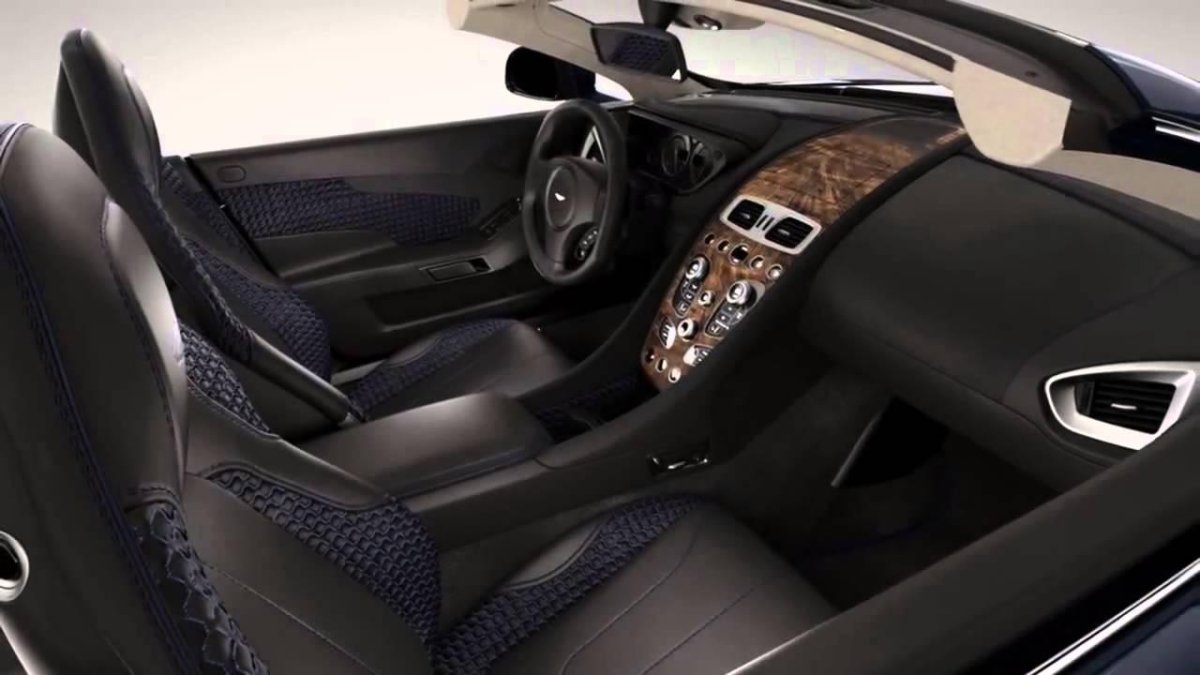 Aston Martin Vanquish салон