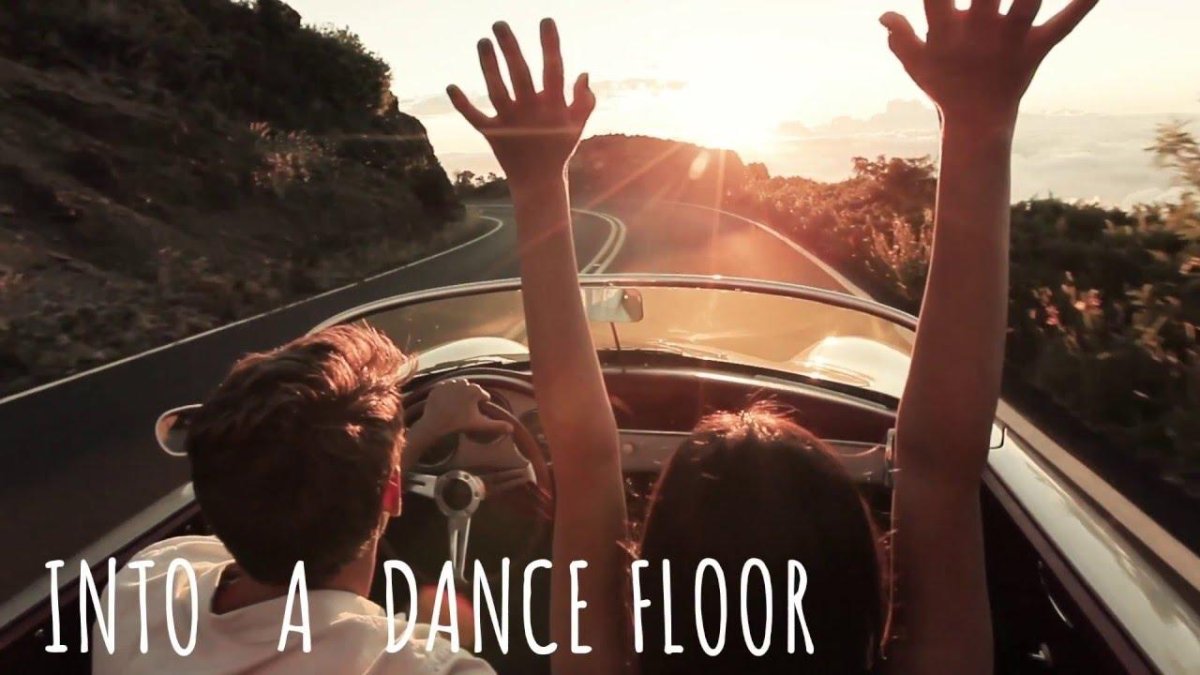 Парень в кабриолете