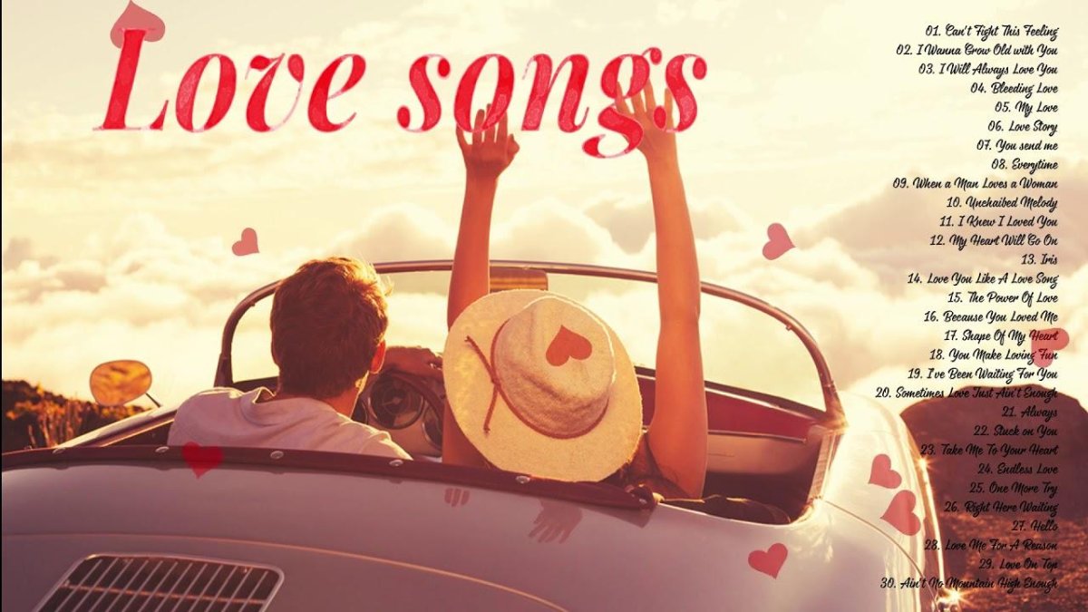 Девушка едет в кабриолете