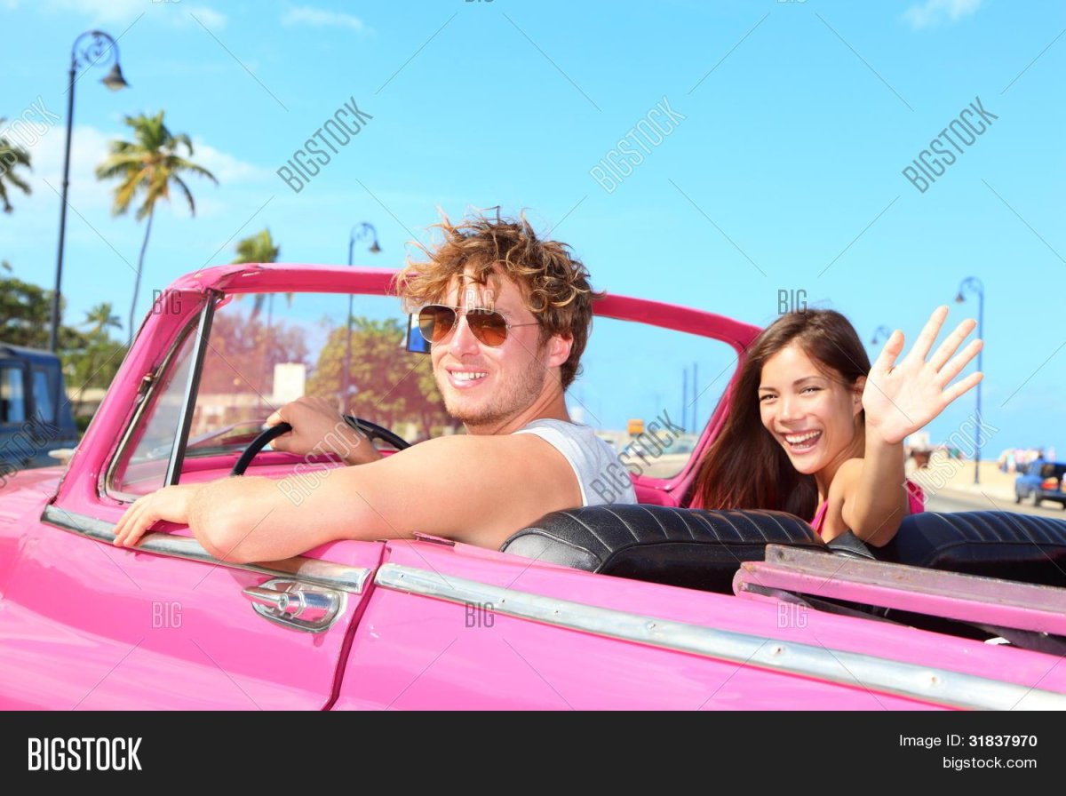 Девушка в кабриолете