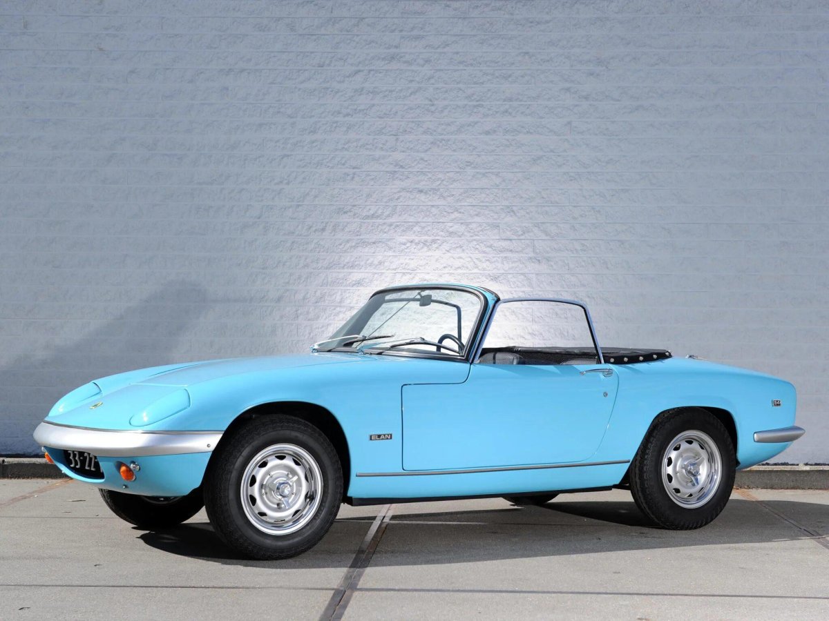 Lotus elan
