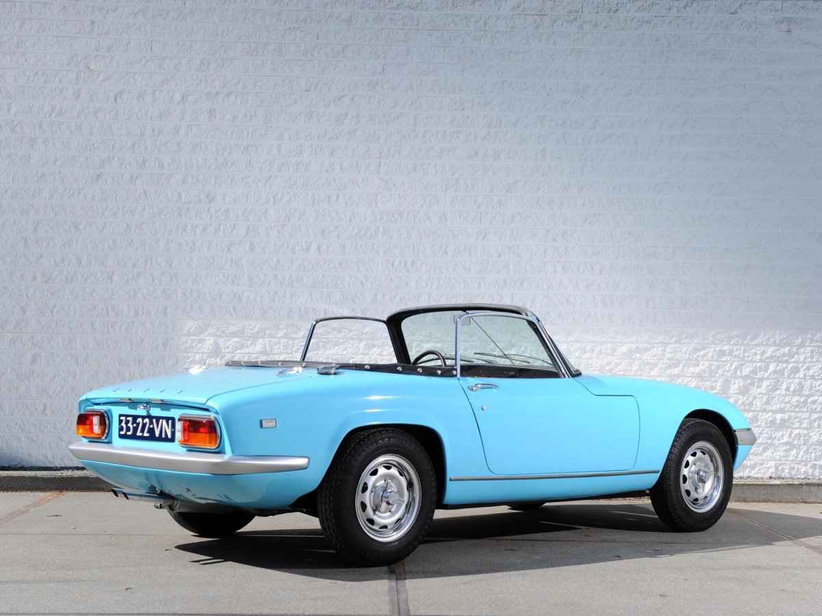 Lotus elan