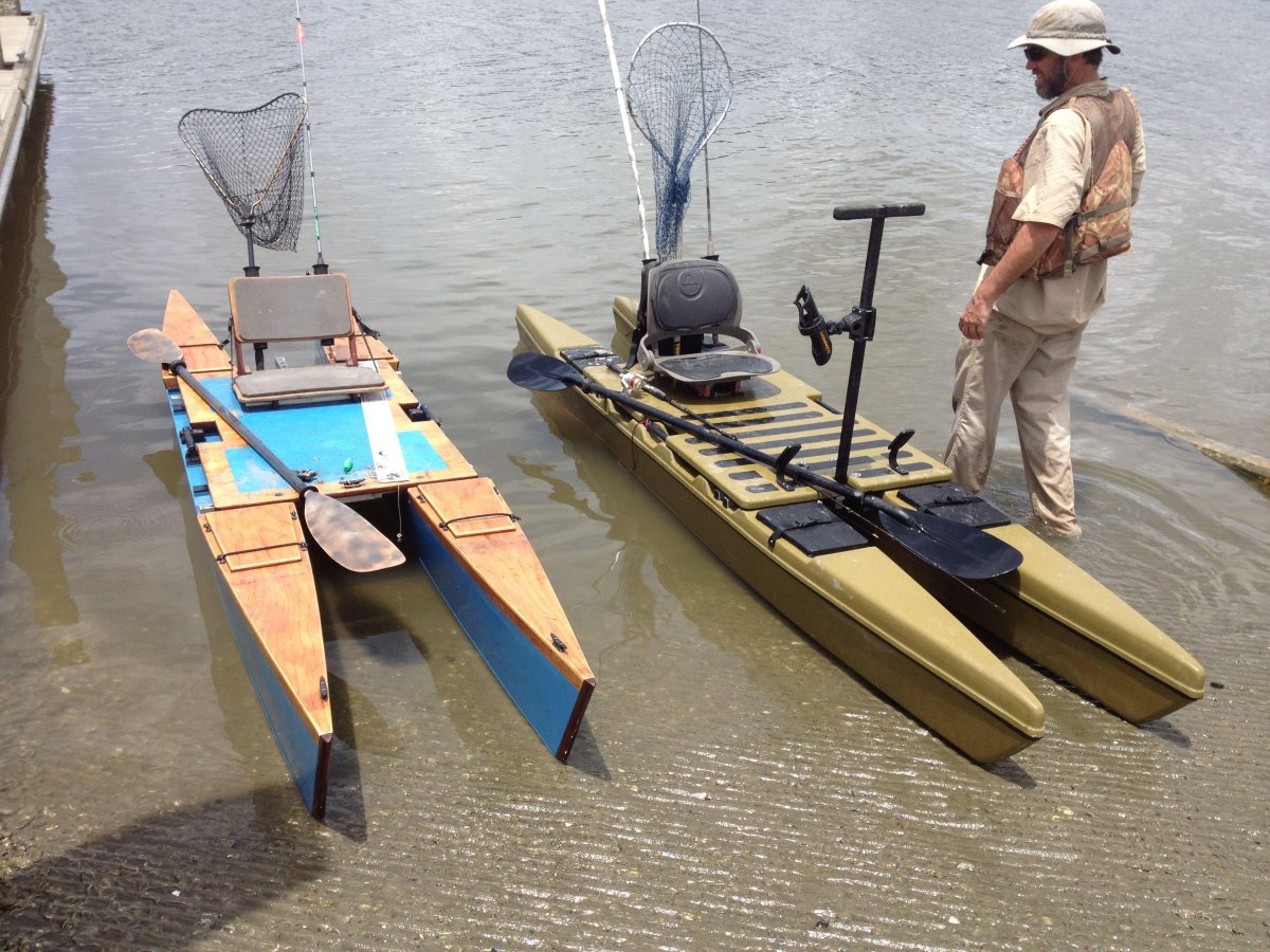 Каноэ тримаран