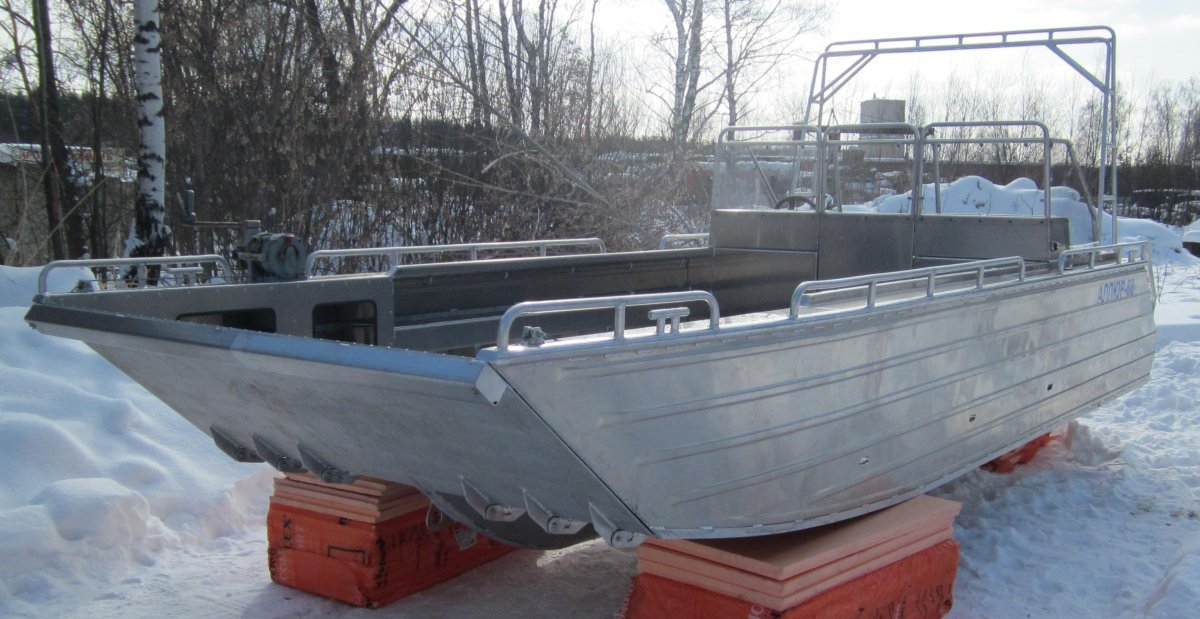 Лодка с аппарелью