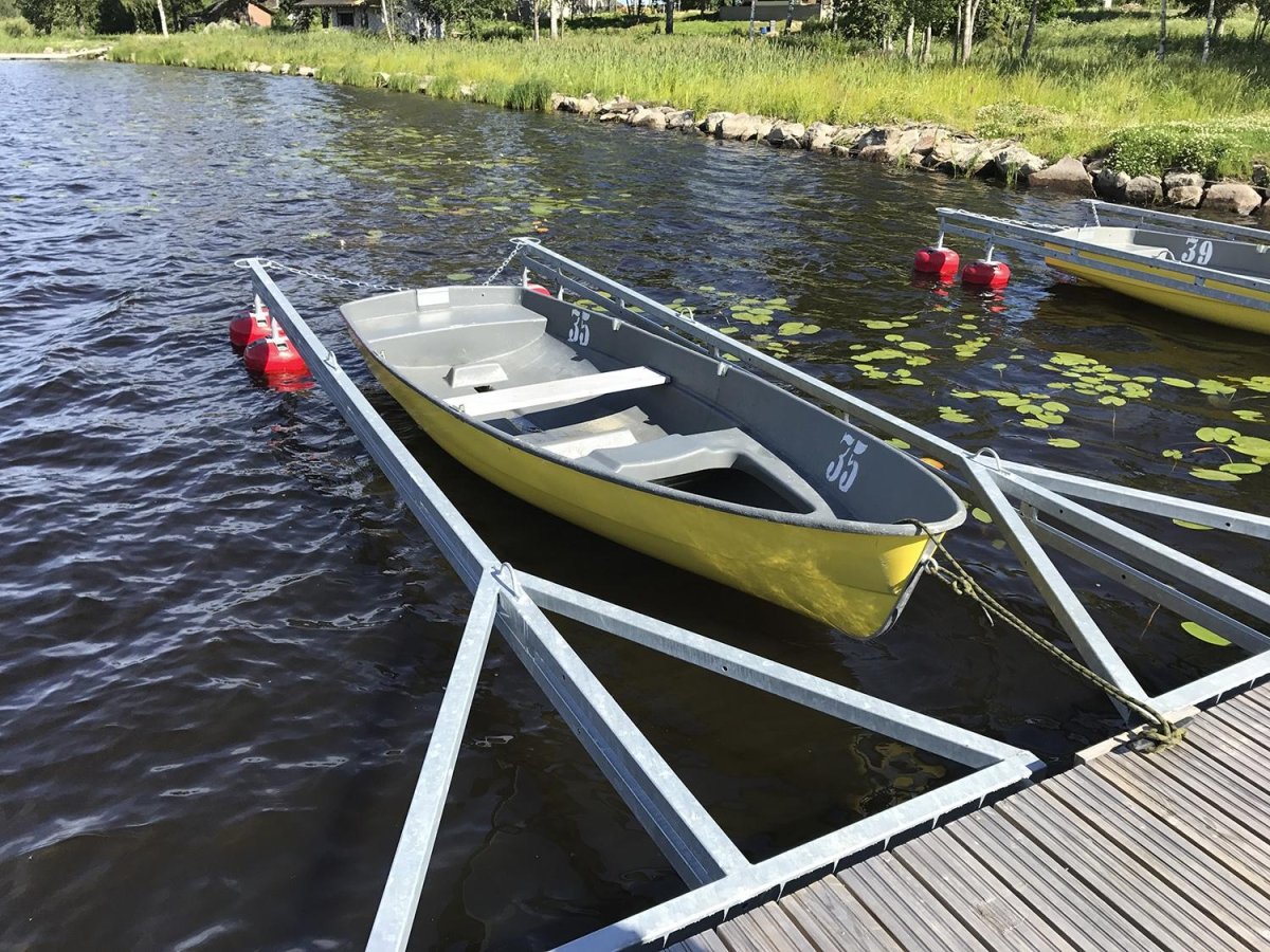 Лодка у причала