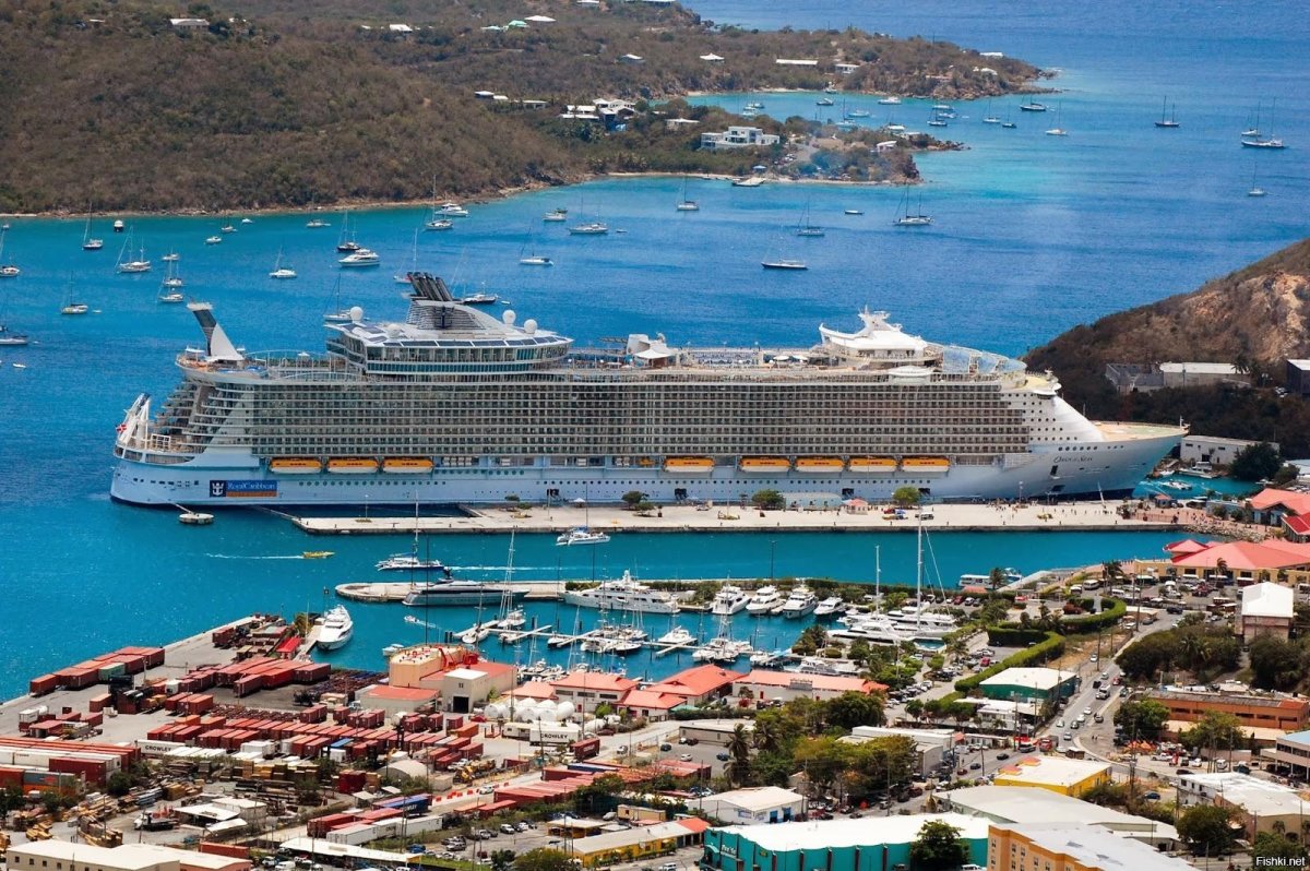 Корабль Оазис морей