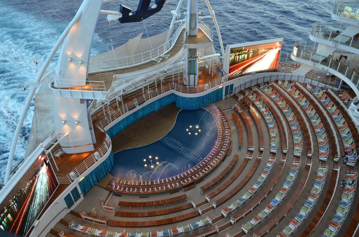 Круизный лайнер Оазис