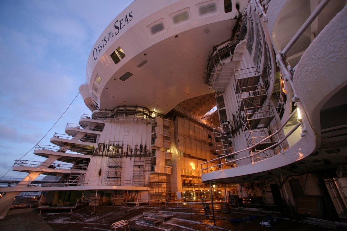 Лайнер Оазис морей