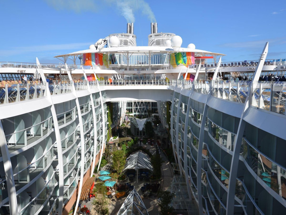 Symphony of the Seas круизный лайнер