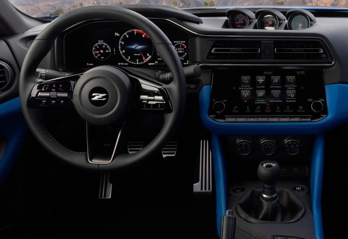 Nissan z 2023 салон