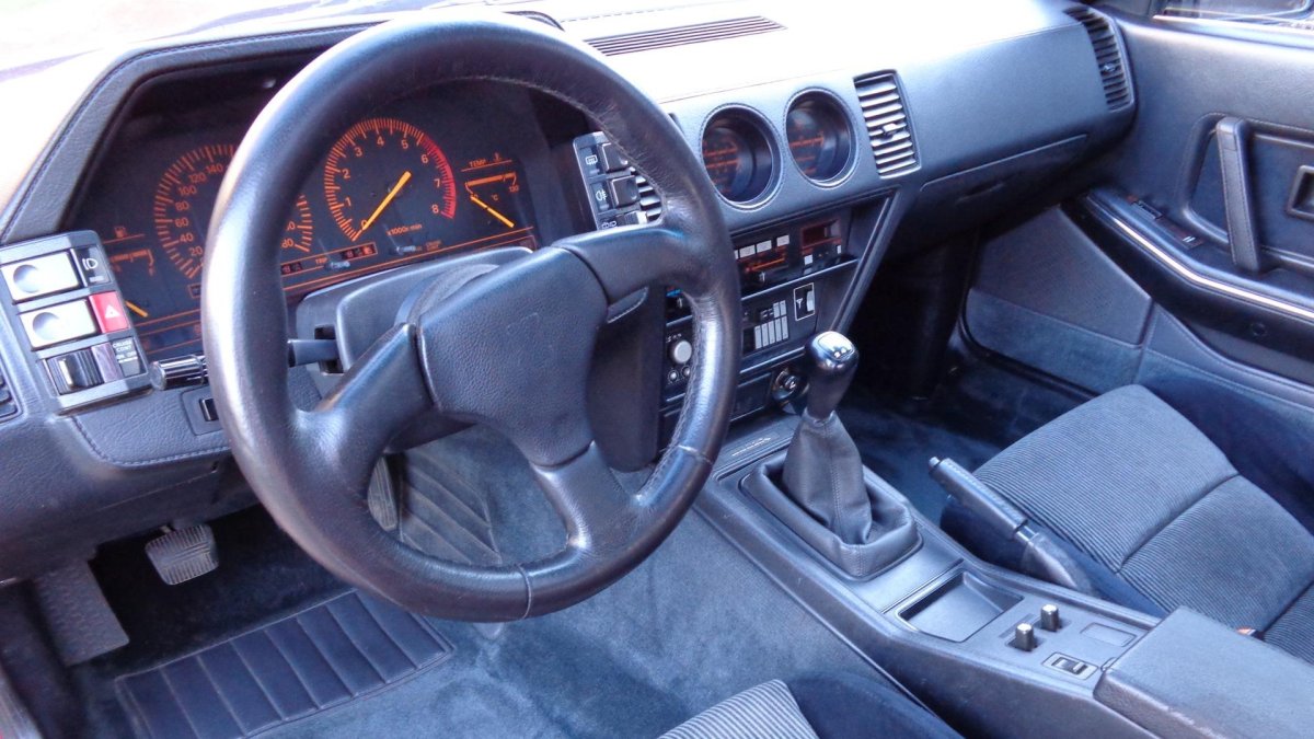 Ниссан 300 ZX салон