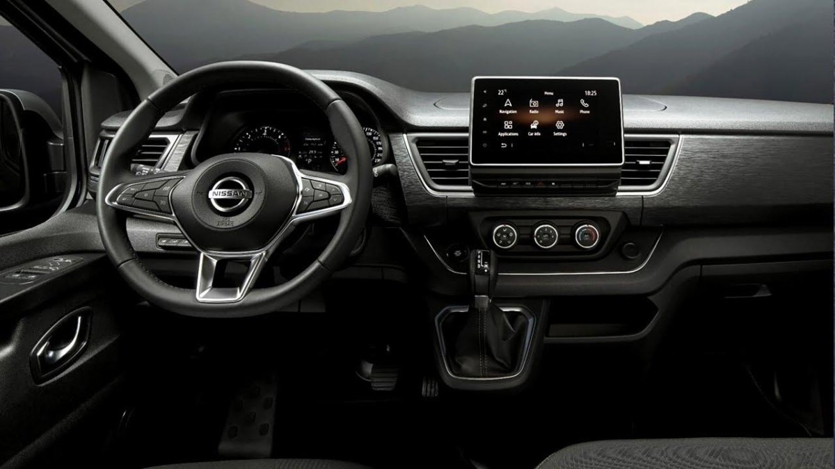 Nissan nv300 салон