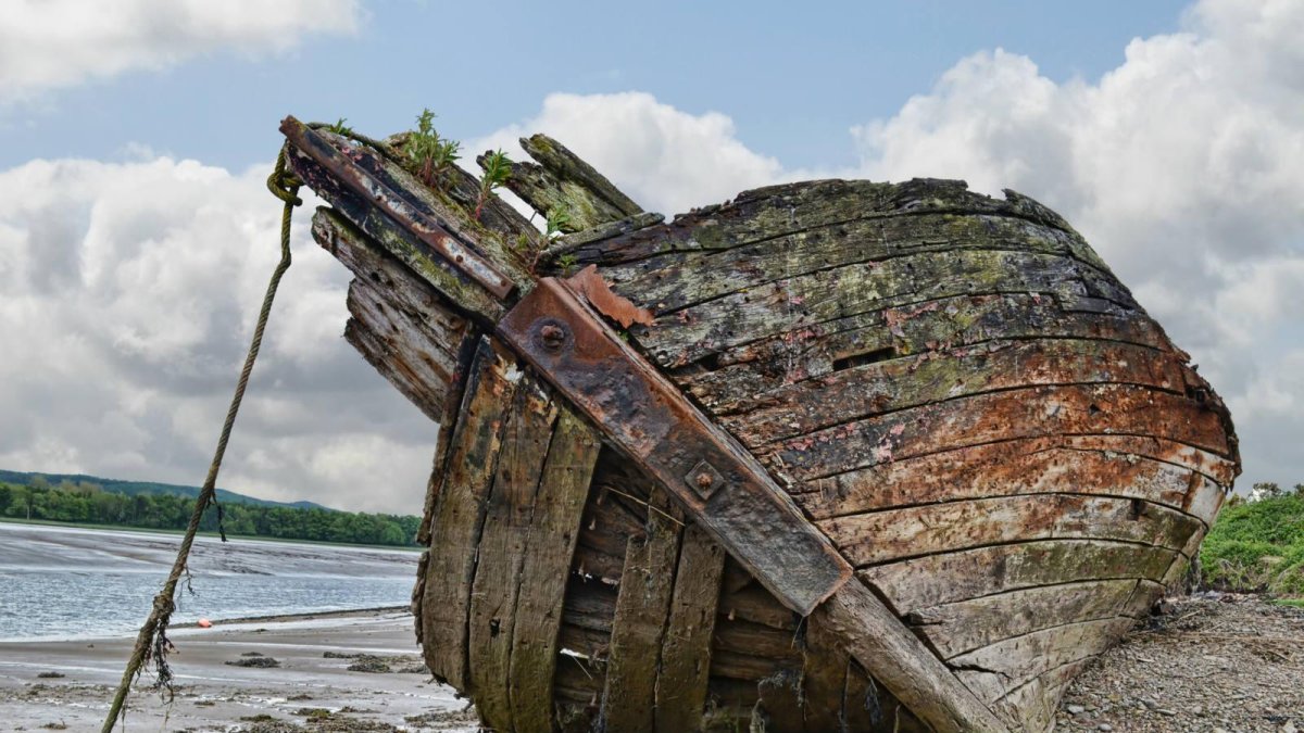 Баркас лодка