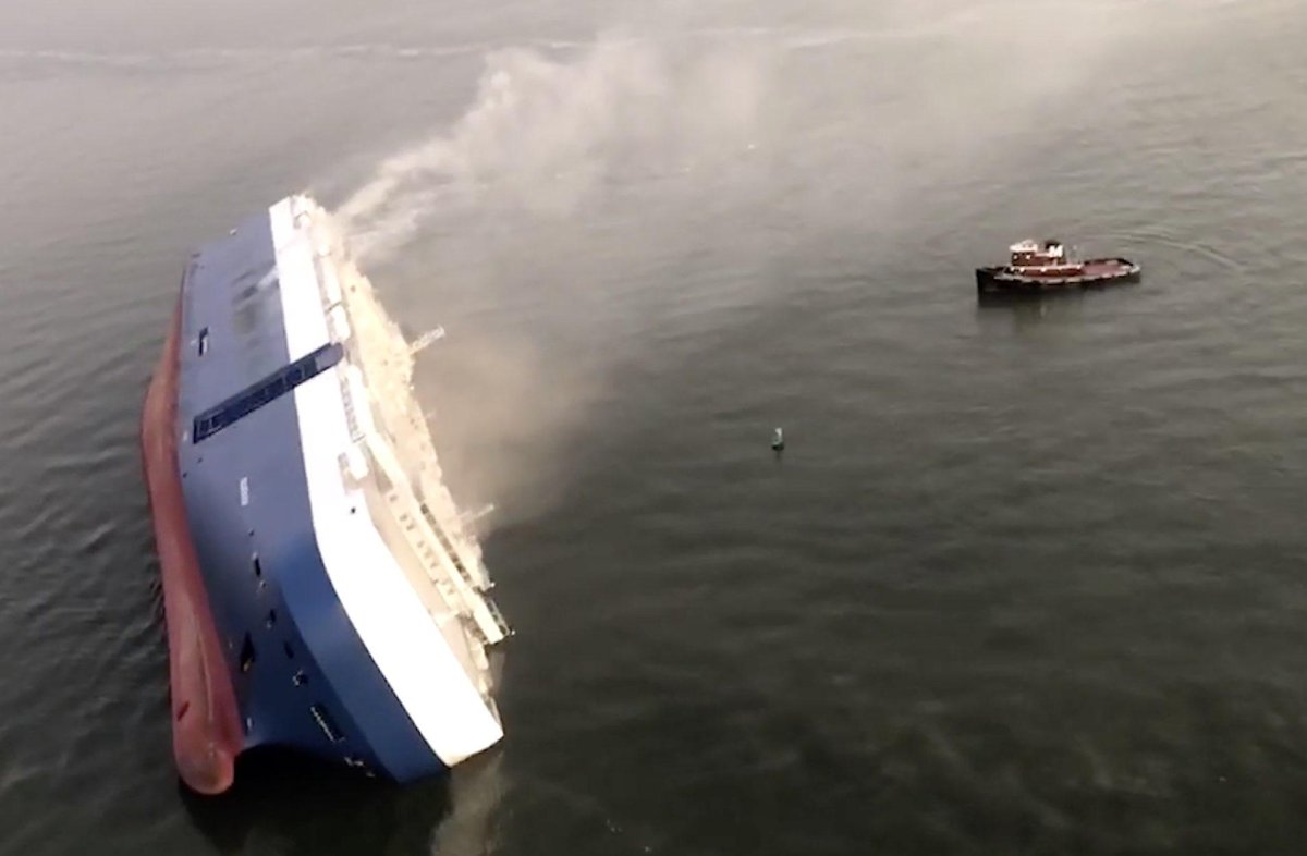 Судно MV Golden ray