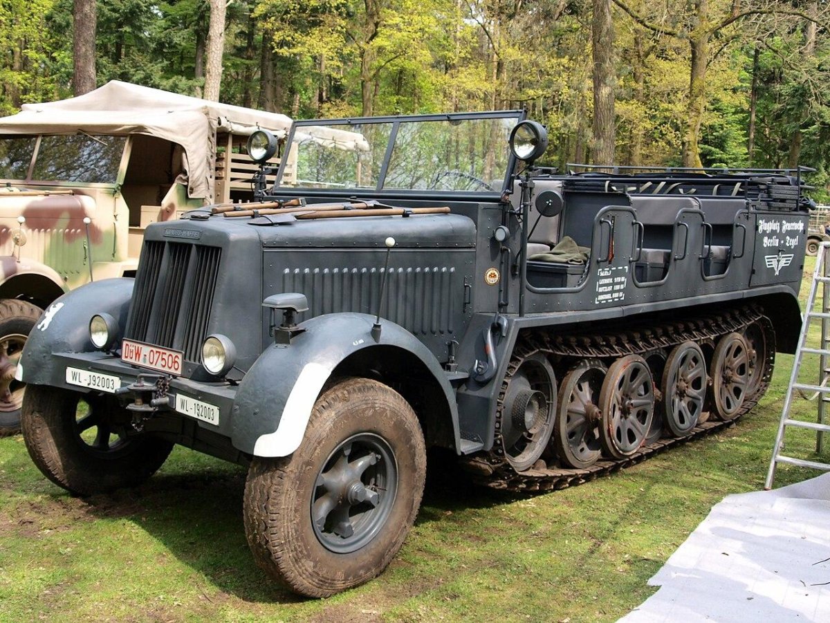 Тягач SD KFZ 7