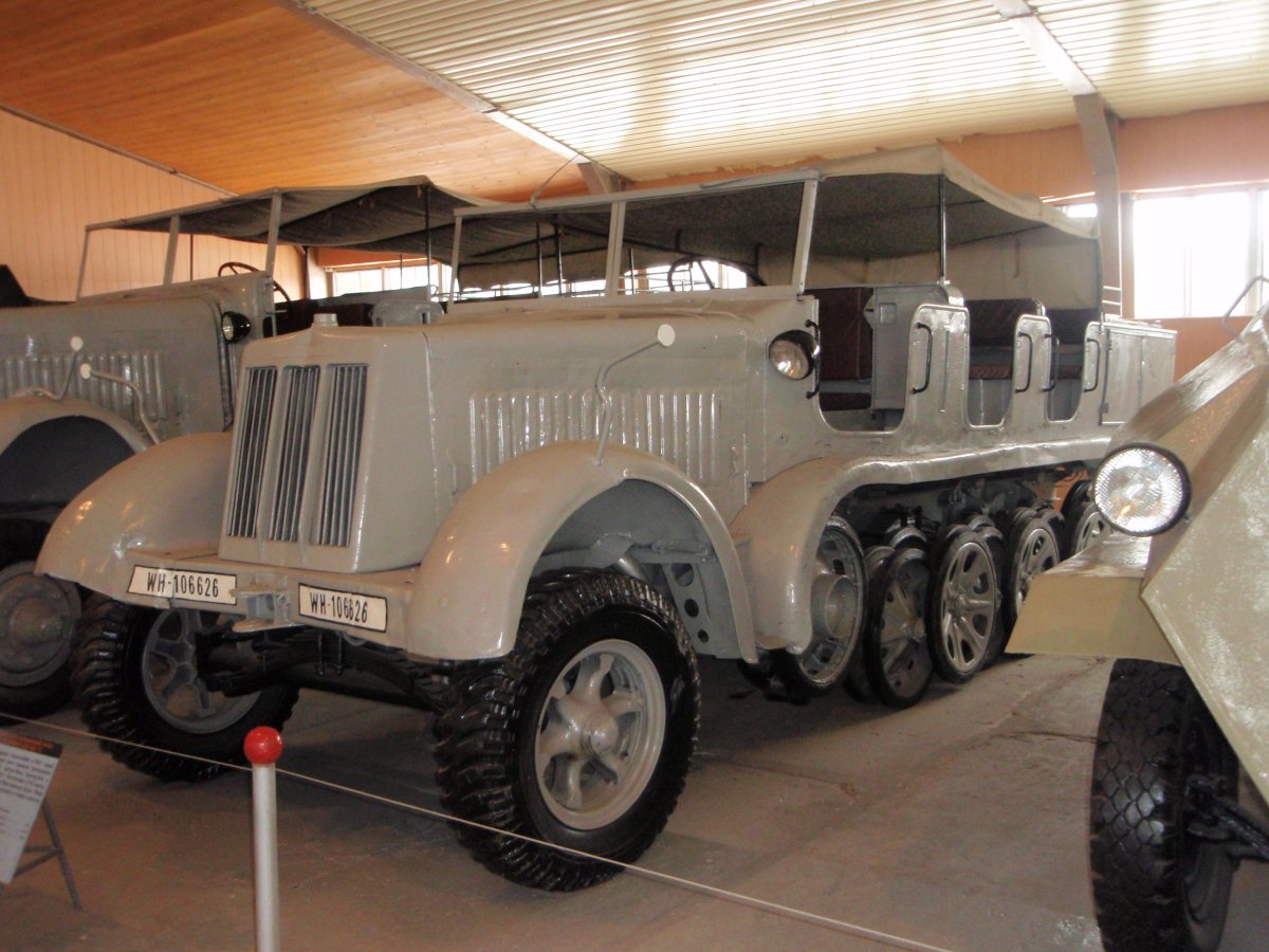 Тягач SD KFZ 7