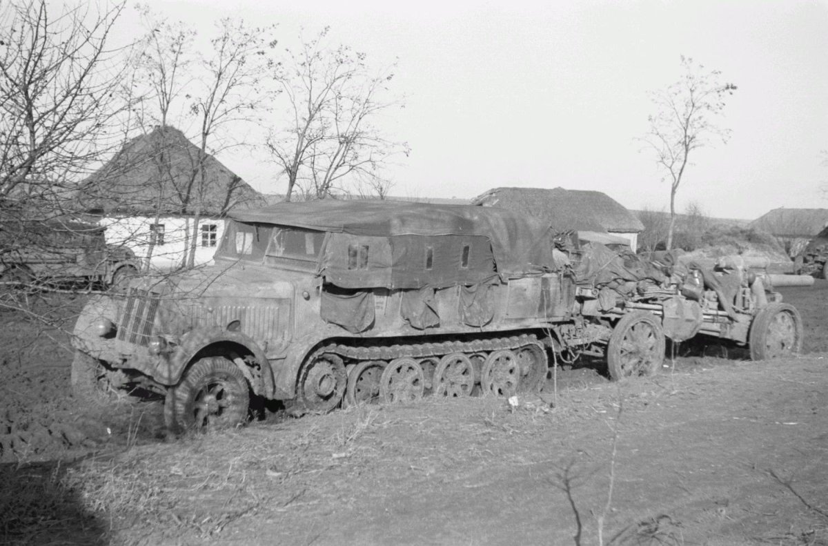 Немецкий тягач SD.KFZ 7