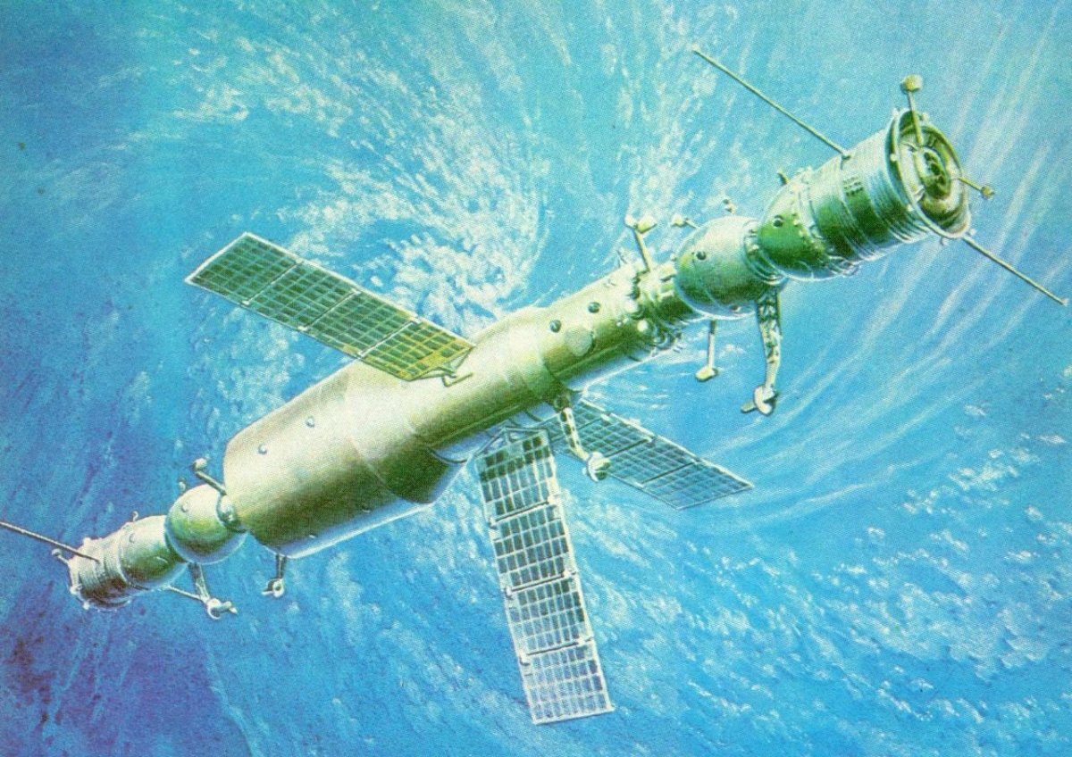 Космические аппараты