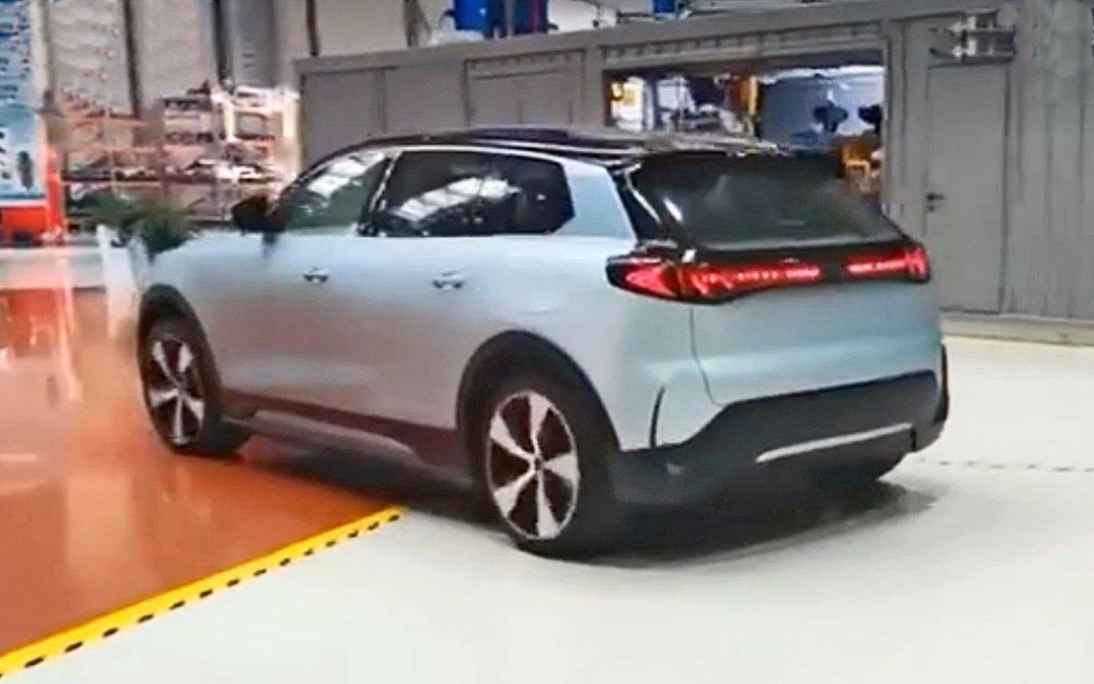 Электромобиль Алмаз Антей российский