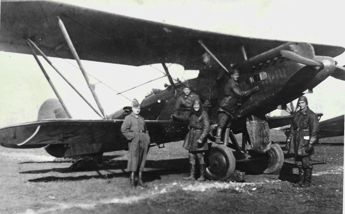 Разведчик биплан р-5