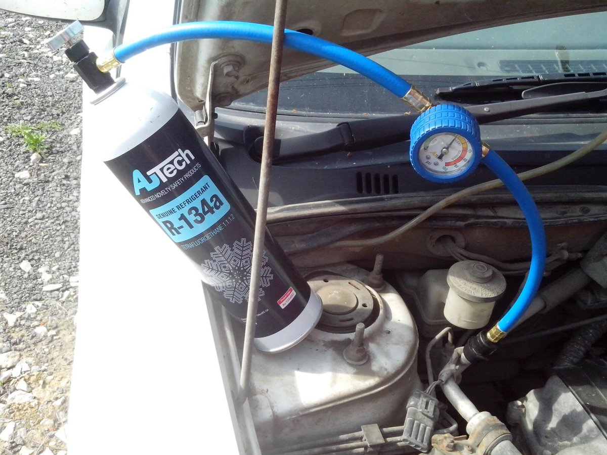 Фреон для кондиционера автомобиля Киа