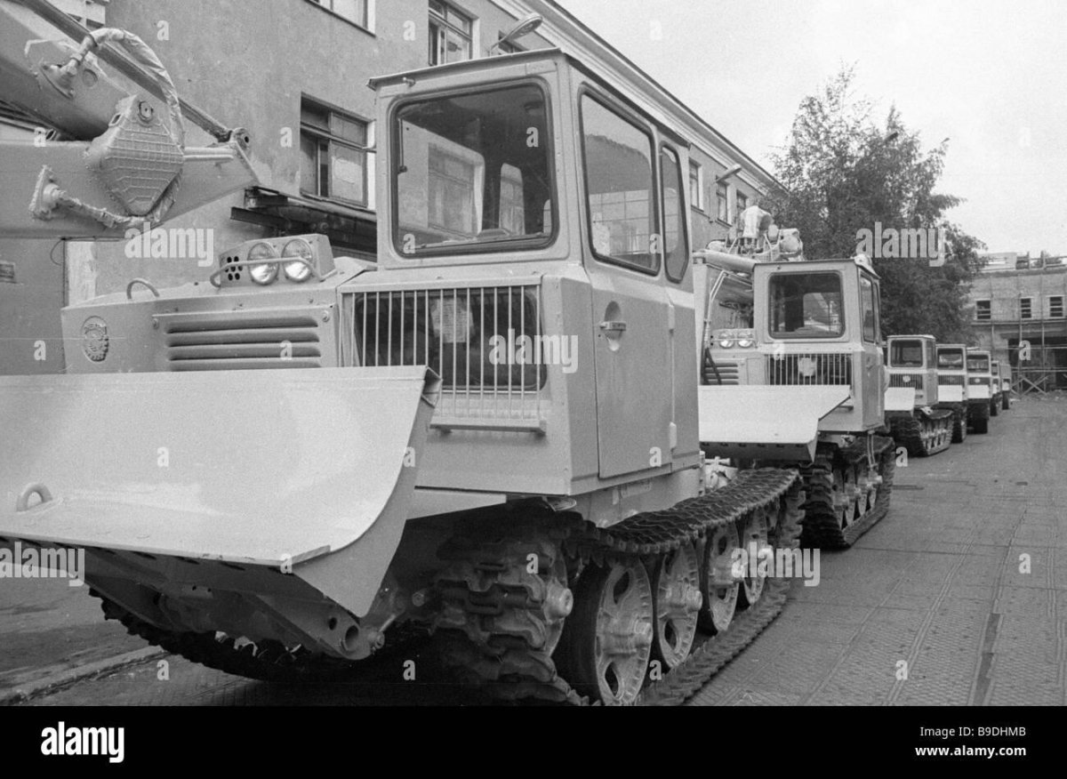 Трактор ЛХТ-55