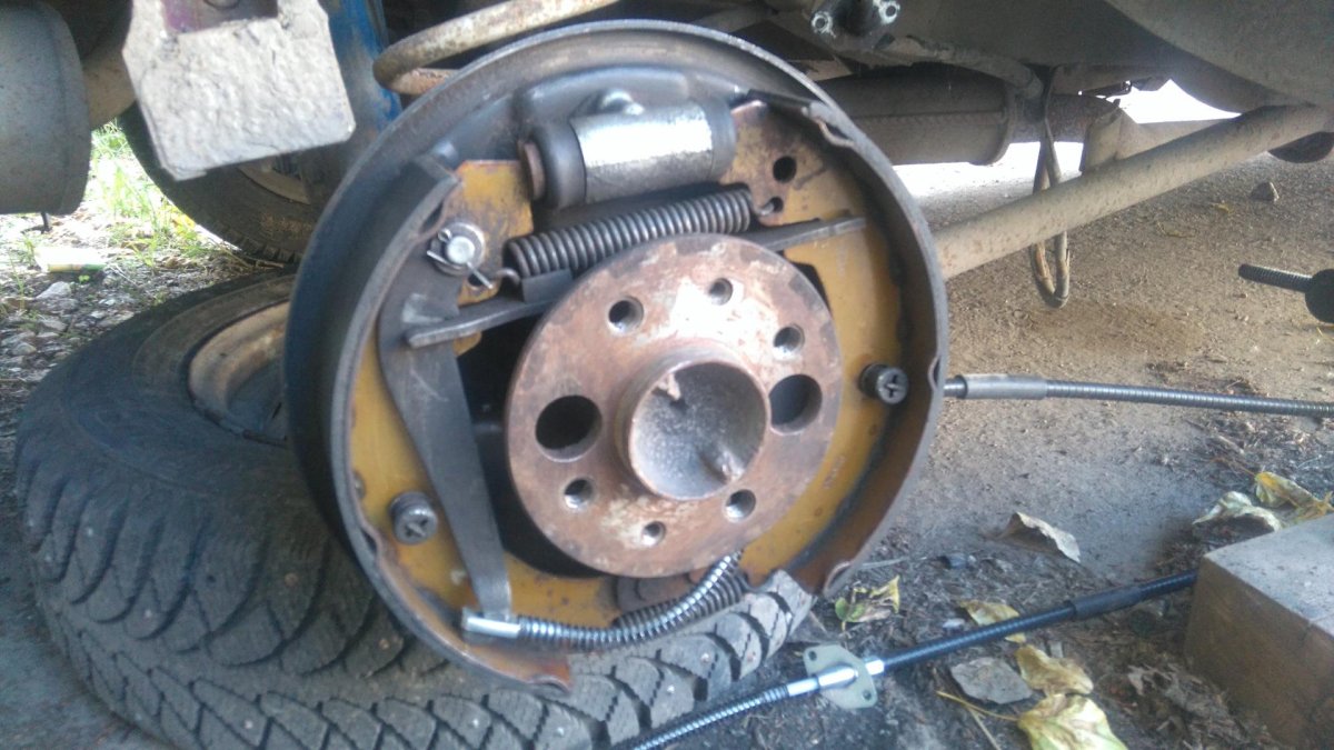 Трос ручника ВАЗ 2107