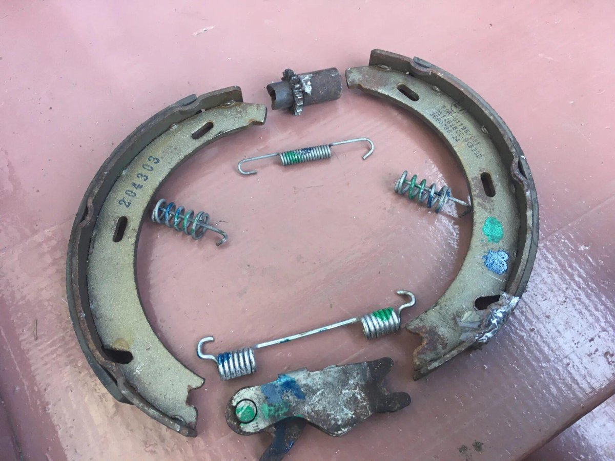 Мерседес 202 колодки ручника