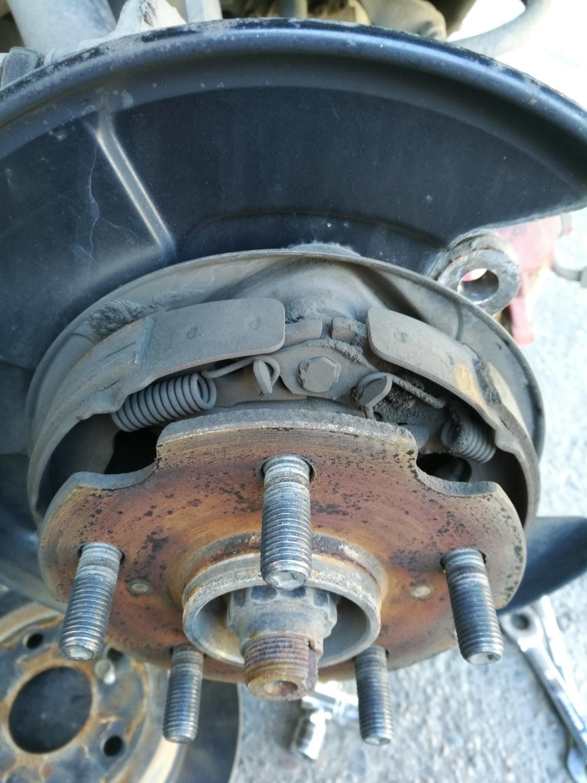 Колодки ручника rav4