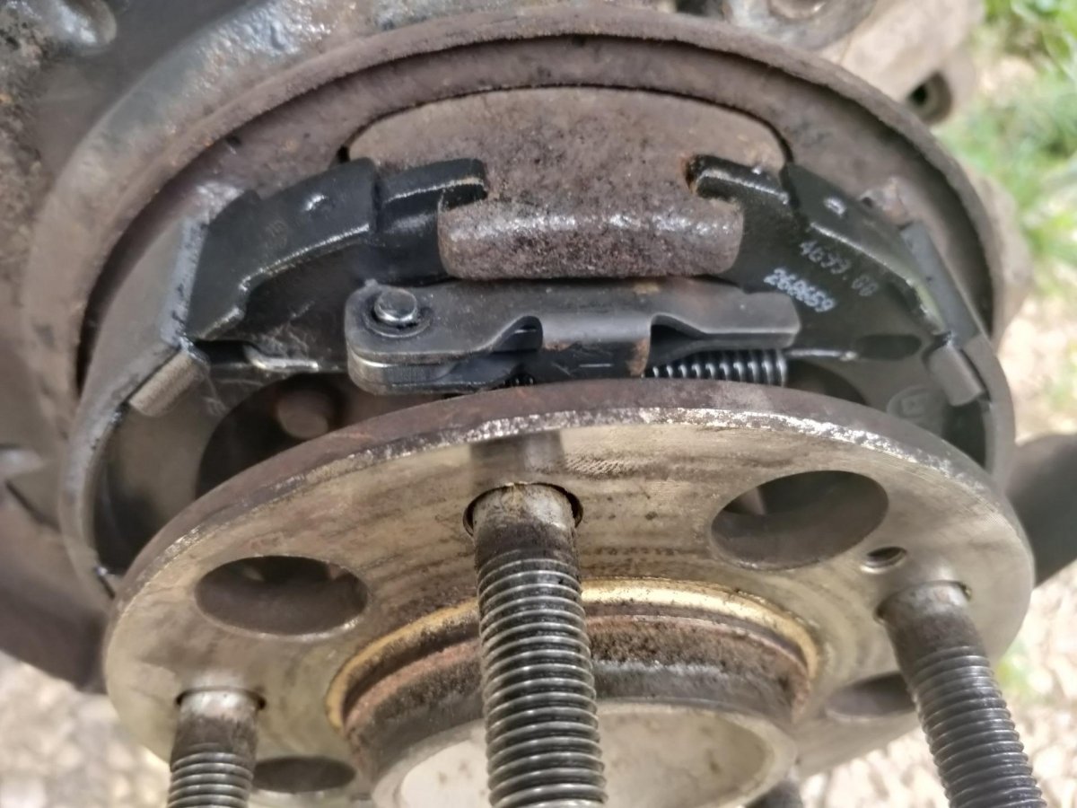 Колодки ручника Киа СИД 2008